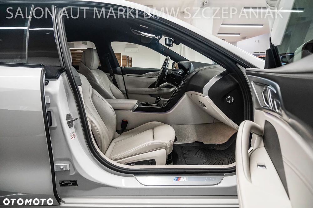 BMW Seria 8 840i xDrive - 31