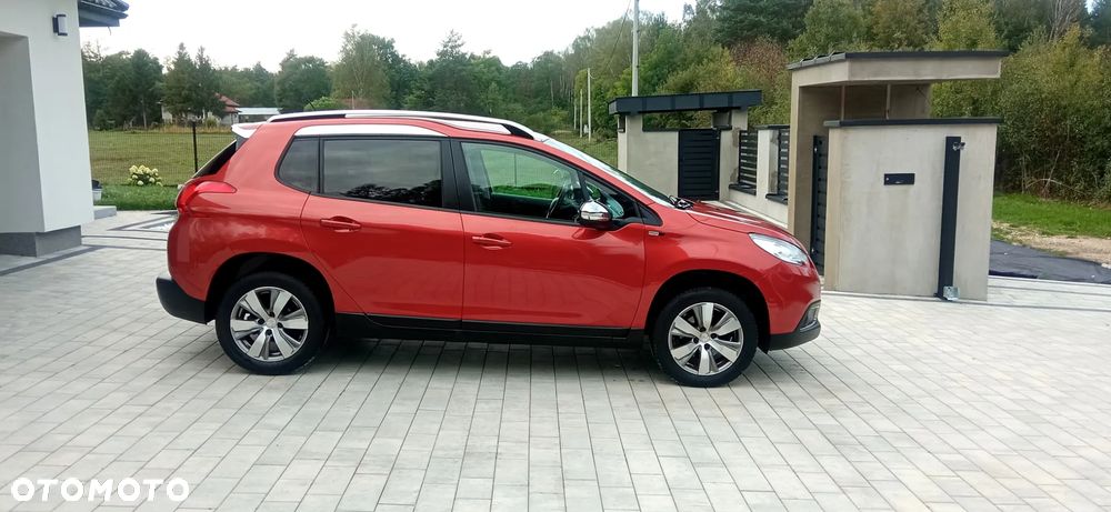 Peugeot 2008 1.2 Pure Tech Style S&S - 11