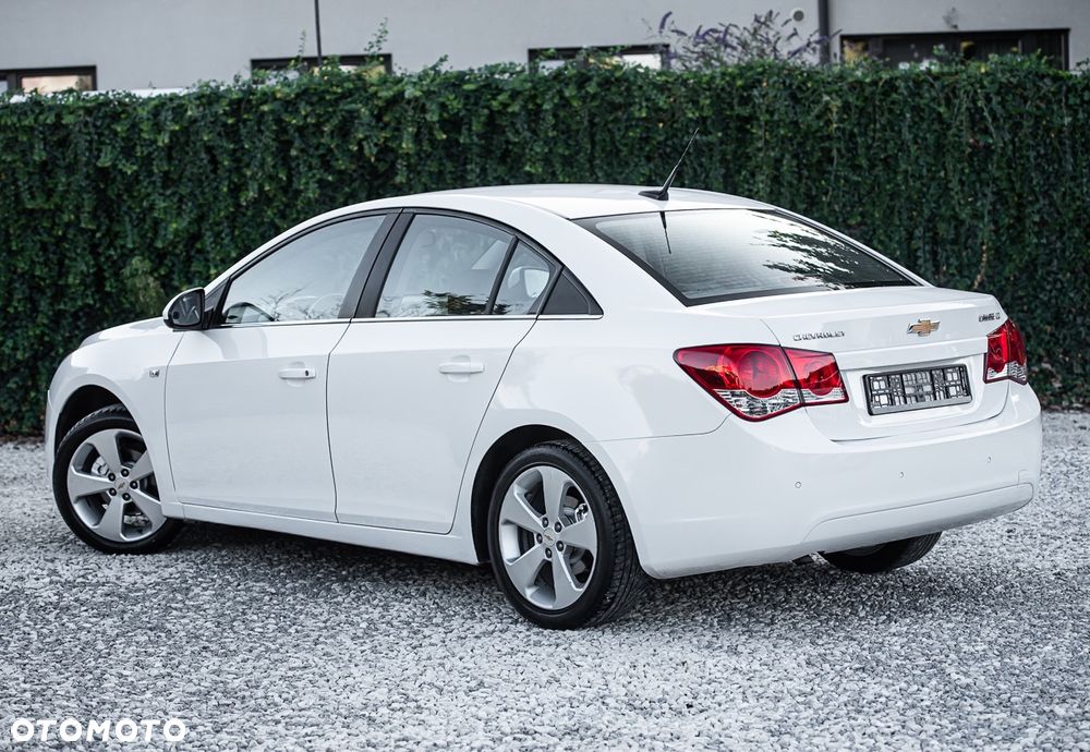 Chevrolet Cruze 1.8 LS - 10