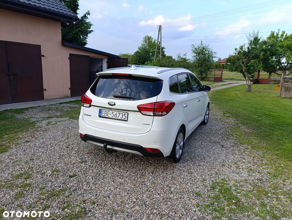 Kia Carens - 16