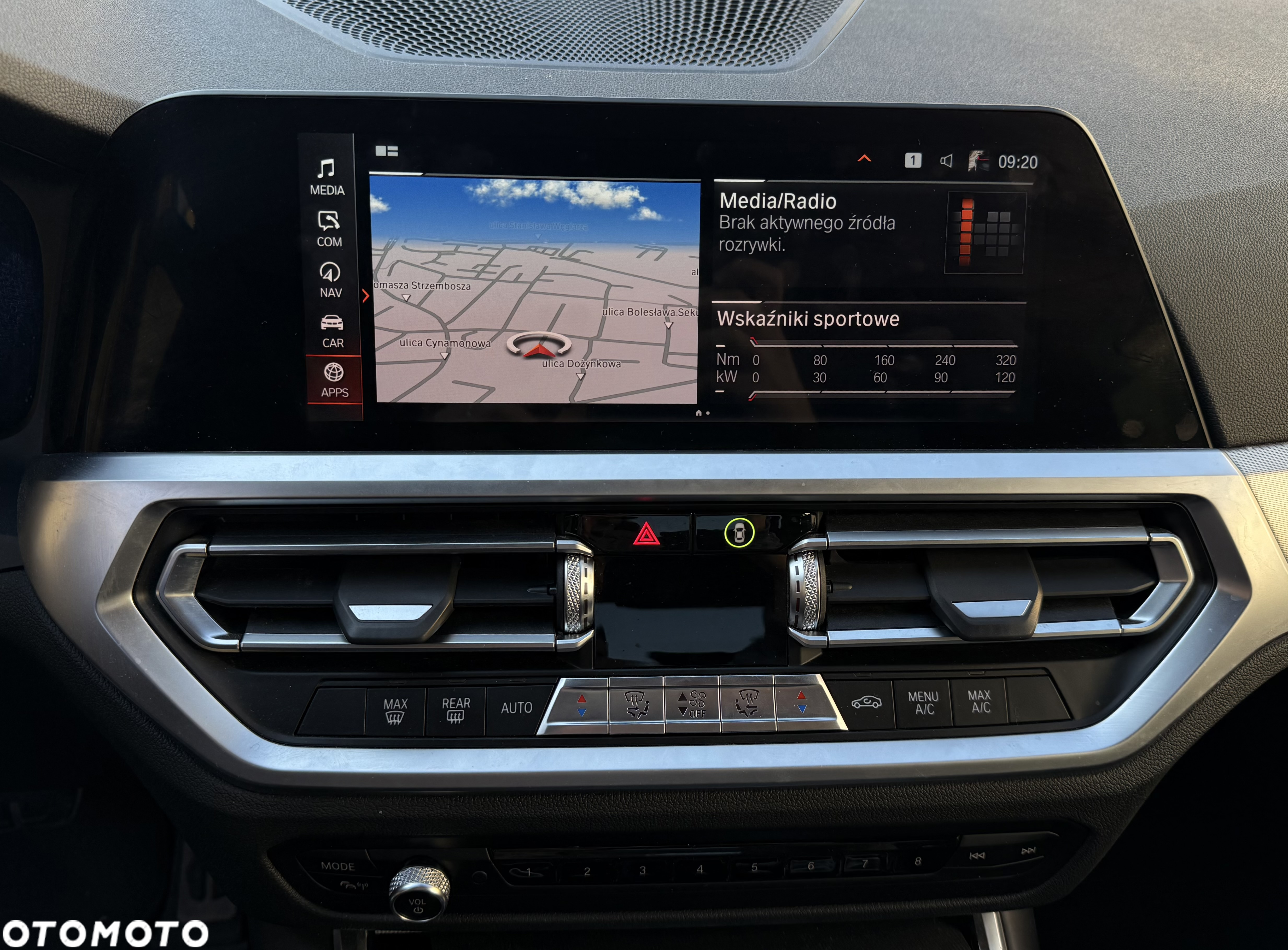 BMW Seria 3 318i M Sport - 9