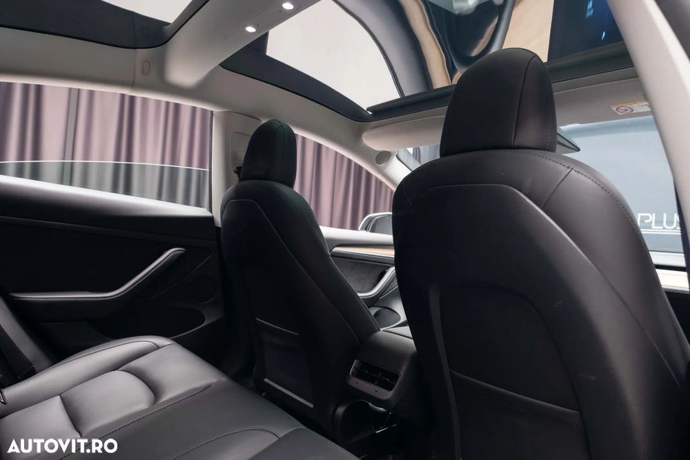 Tesla Model 3 Performance - 24