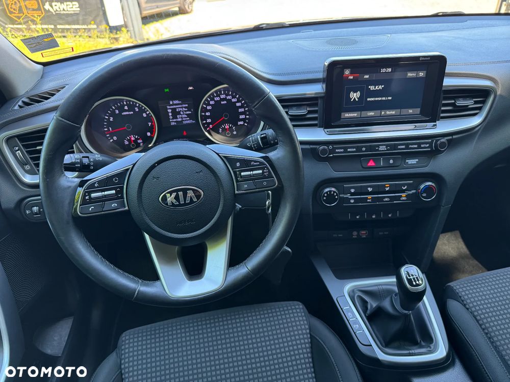 Kia Ceed - 25