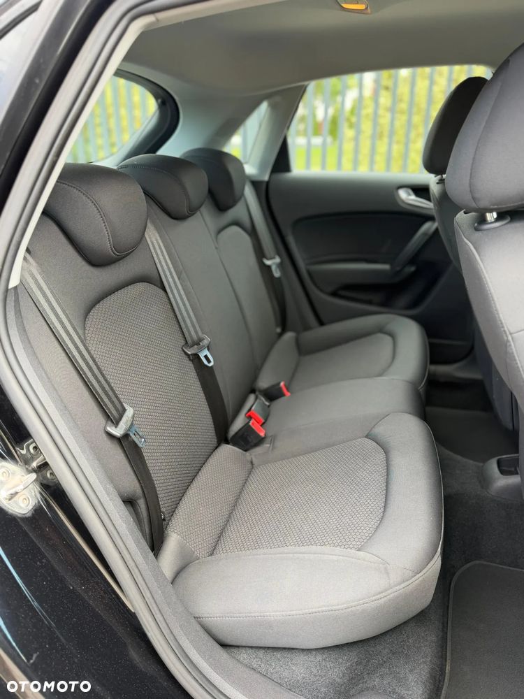 Audi A1 Sportback 1.6 TDI Ambition - 17