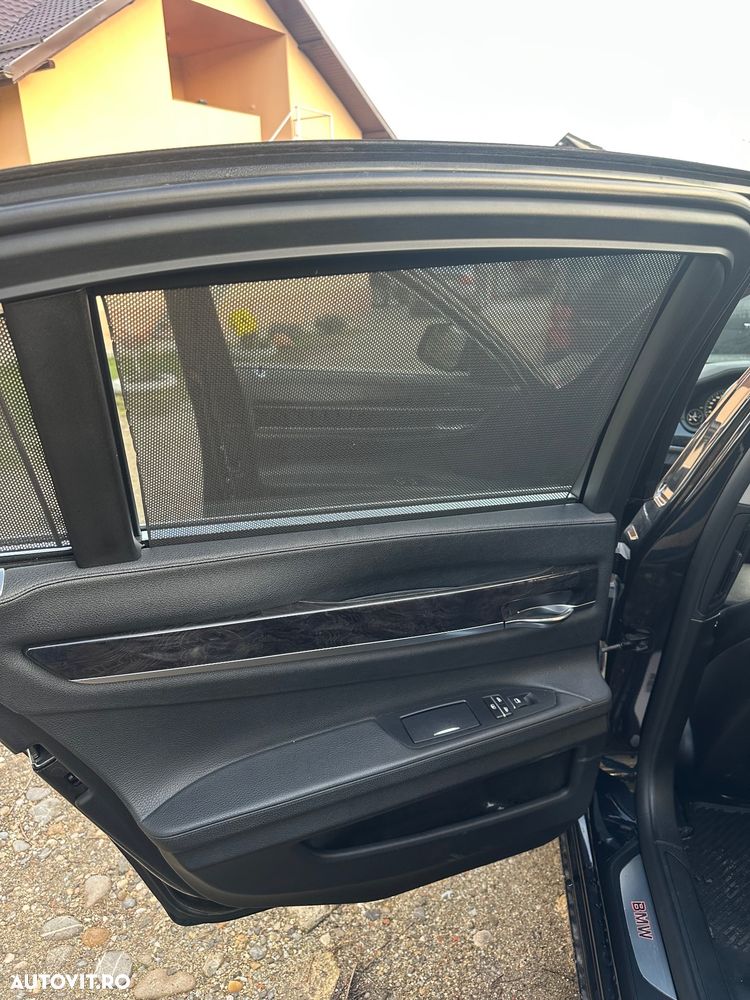BMW Seria 7 740d Aut. - 12