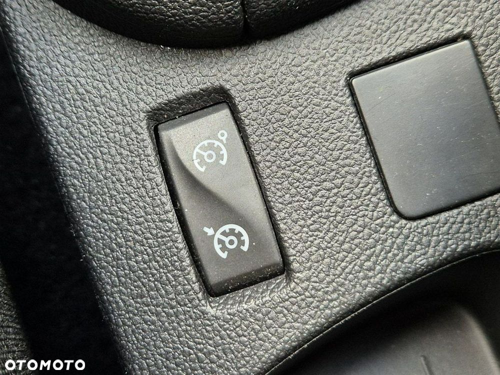 Renault Clio - 21