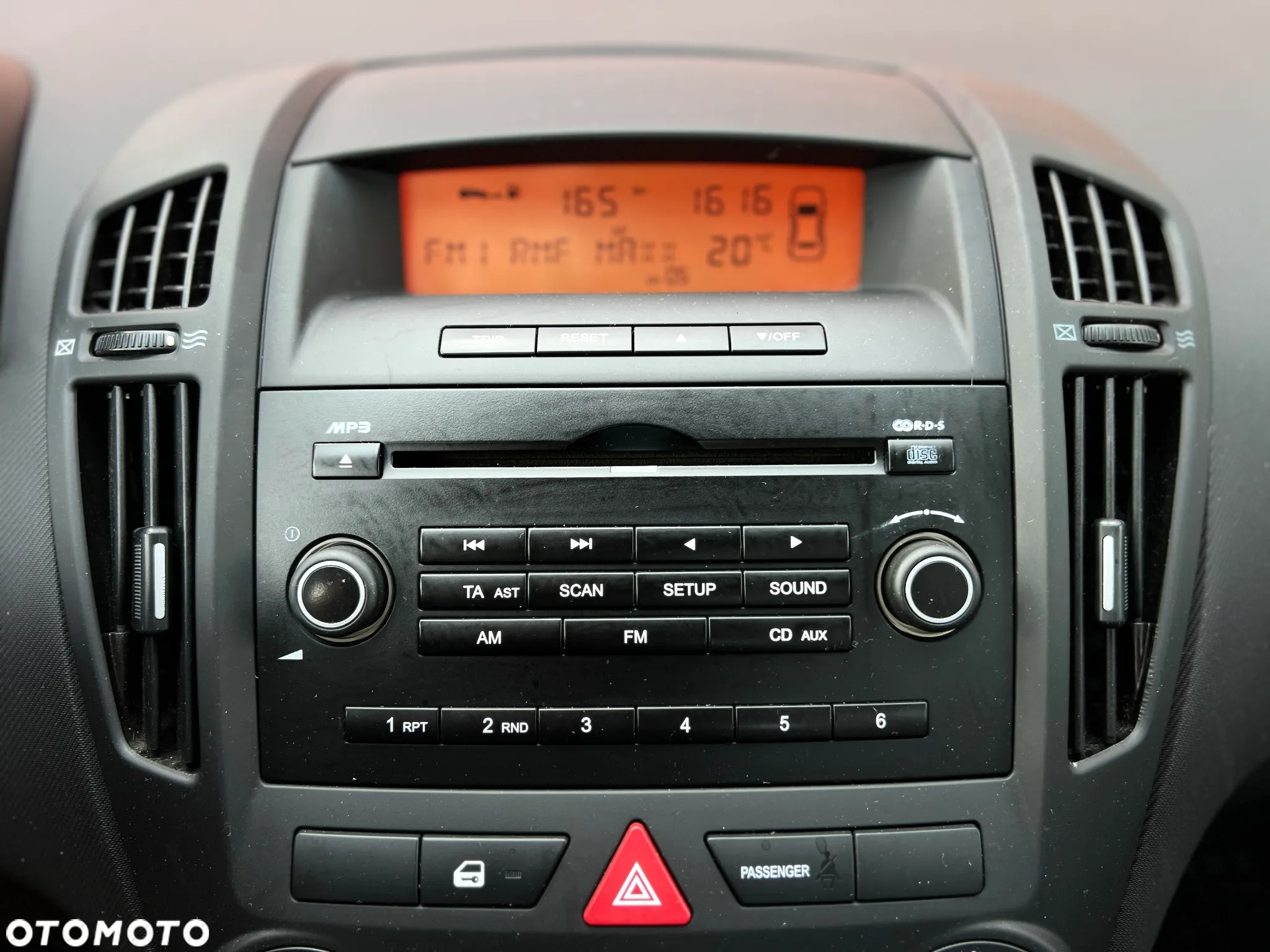 Kia Ceed - 21