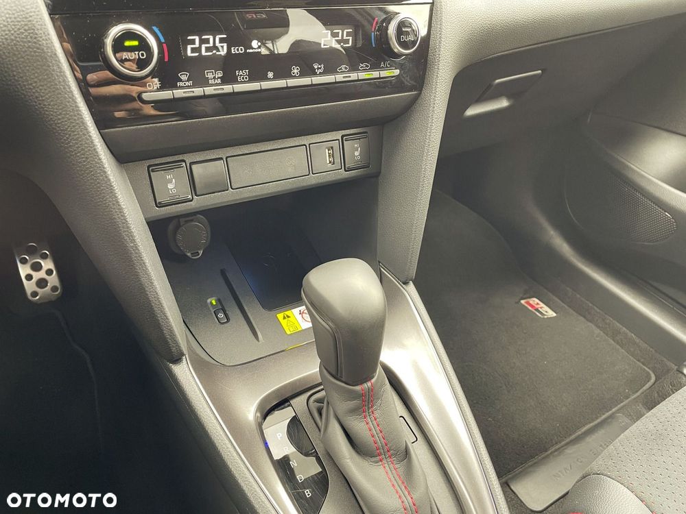 Toyota Yaris Cross Hybrid 1.5 GR Sport - 18