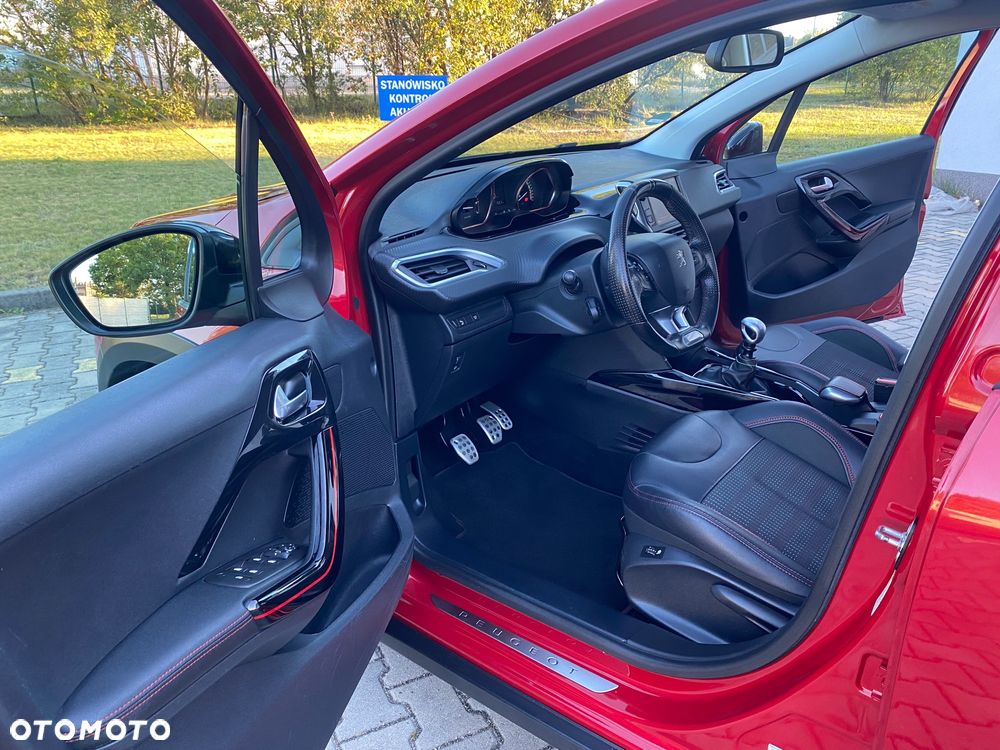 Peugeot 2008 1.2 PureTech GT Line S&S - 11