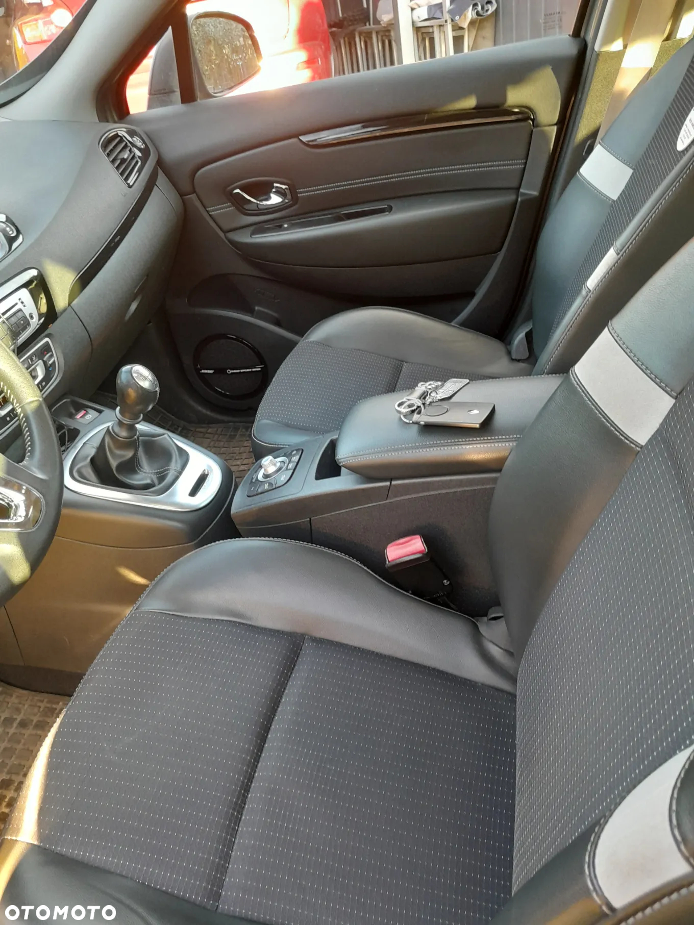 Renault Scenic ENERGY TCe 130 BOSE EDITION - 16