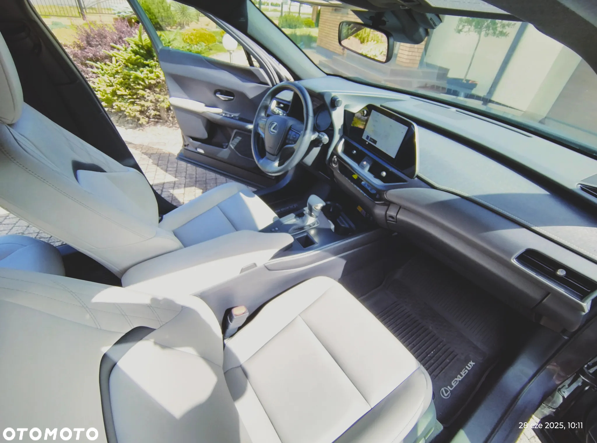 Lexus UX 250h GPF Business AWD - 11