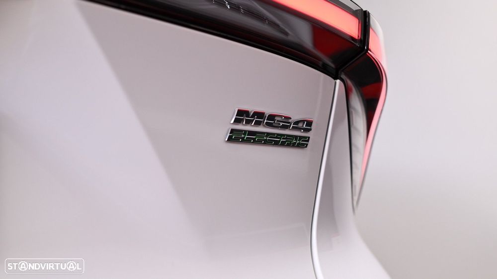 MG MG4 64 kWh Luxury - 28