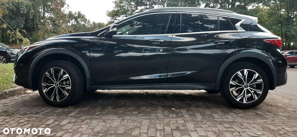 Infiniti QX30 2.0t Luxe Tech AWD 7DCT - 10