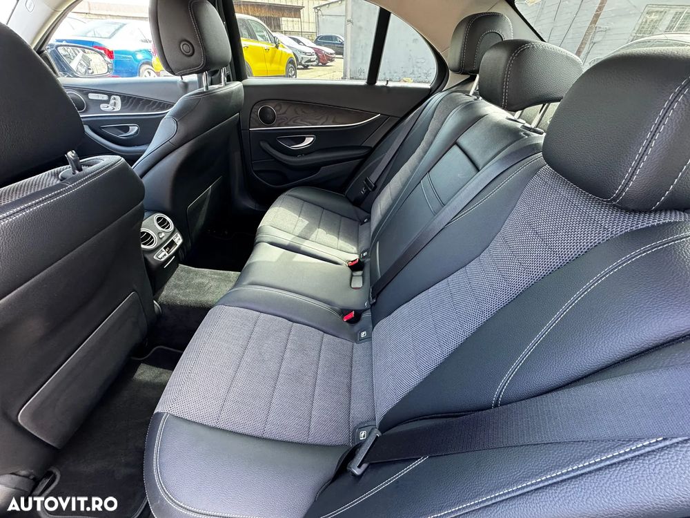Mercedes-Benz E 220 d 4MATIC 9G-TRONIC Exclusive - 10
