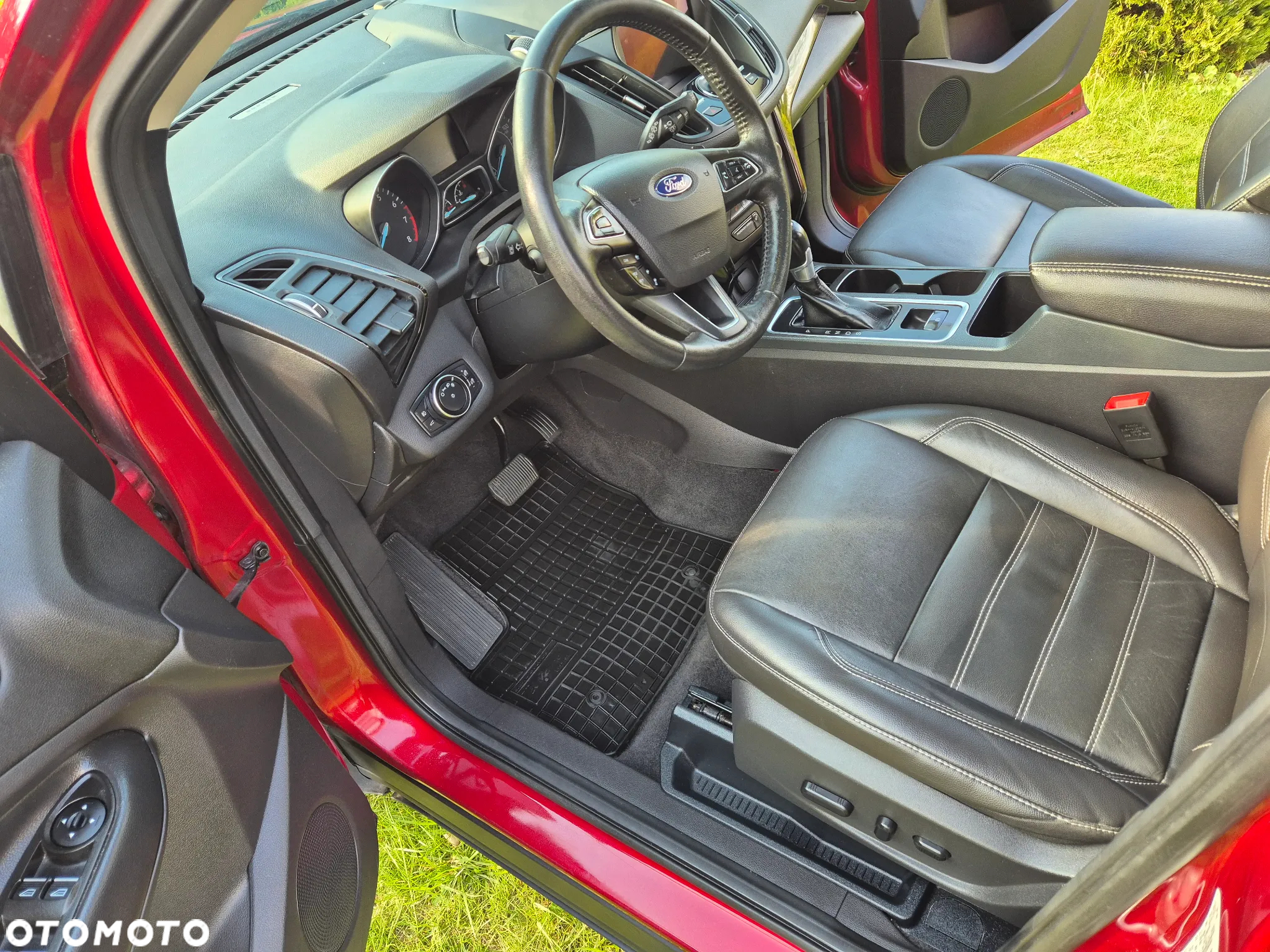 Ford Escape 2.0 EcoBoost AWD Titanium - 36
