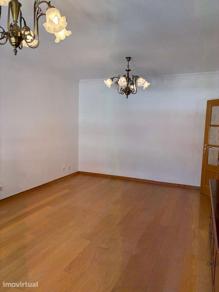 Apartamento T1 com garagem em Campo de Ourique - Grande imagem: 4/14