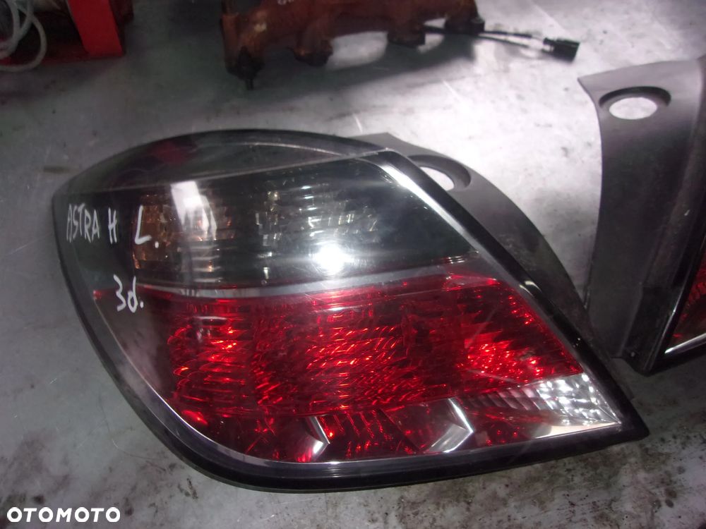 LAMPA TYŁ LEWA PRAWA ASTRA H III 3D - 3
