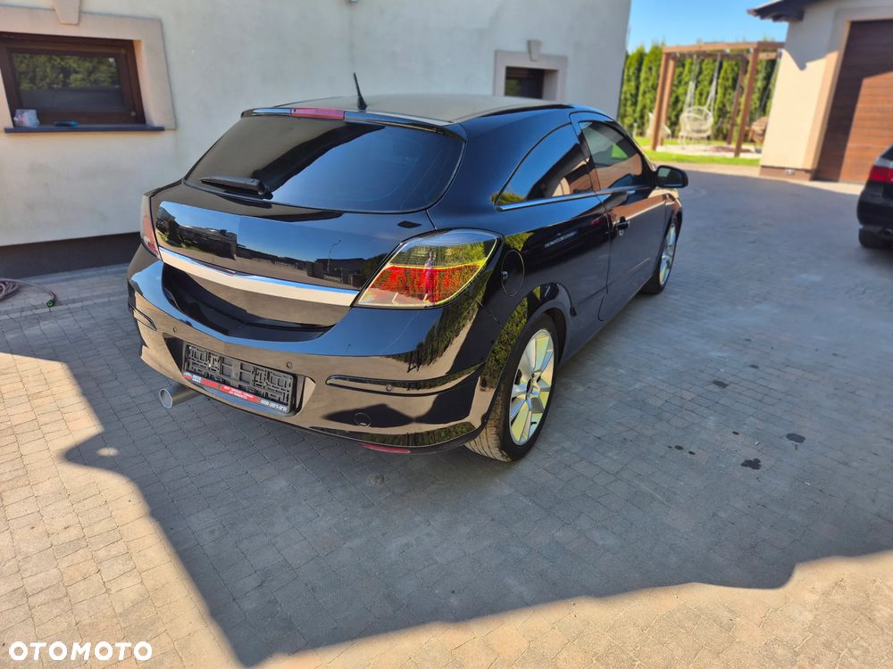Opel Astra 1.8 Innovation 110 Jahre - 17