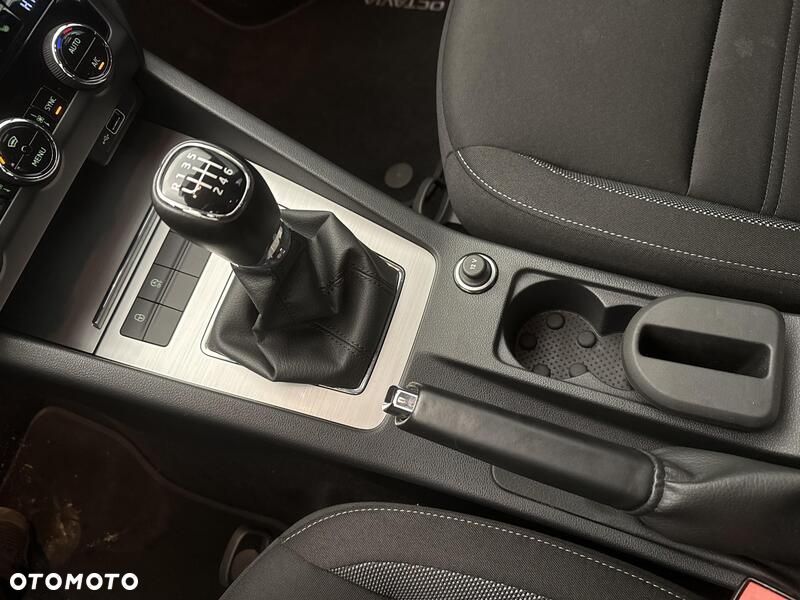 Skoda Octavia 1.5 TSI GPF ACT Ambition - 17