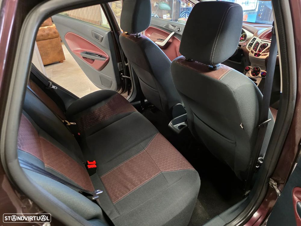 Ford Fiesta 1.6 TDCI Titanium - 9