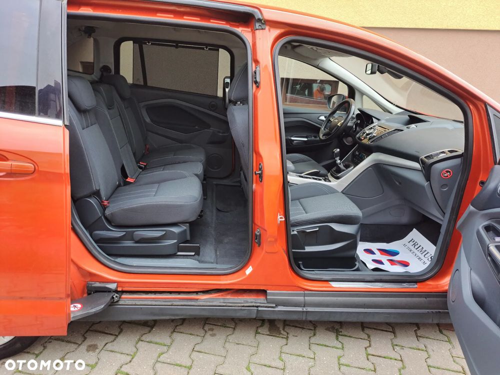 Ford Grand C-MAX - 15