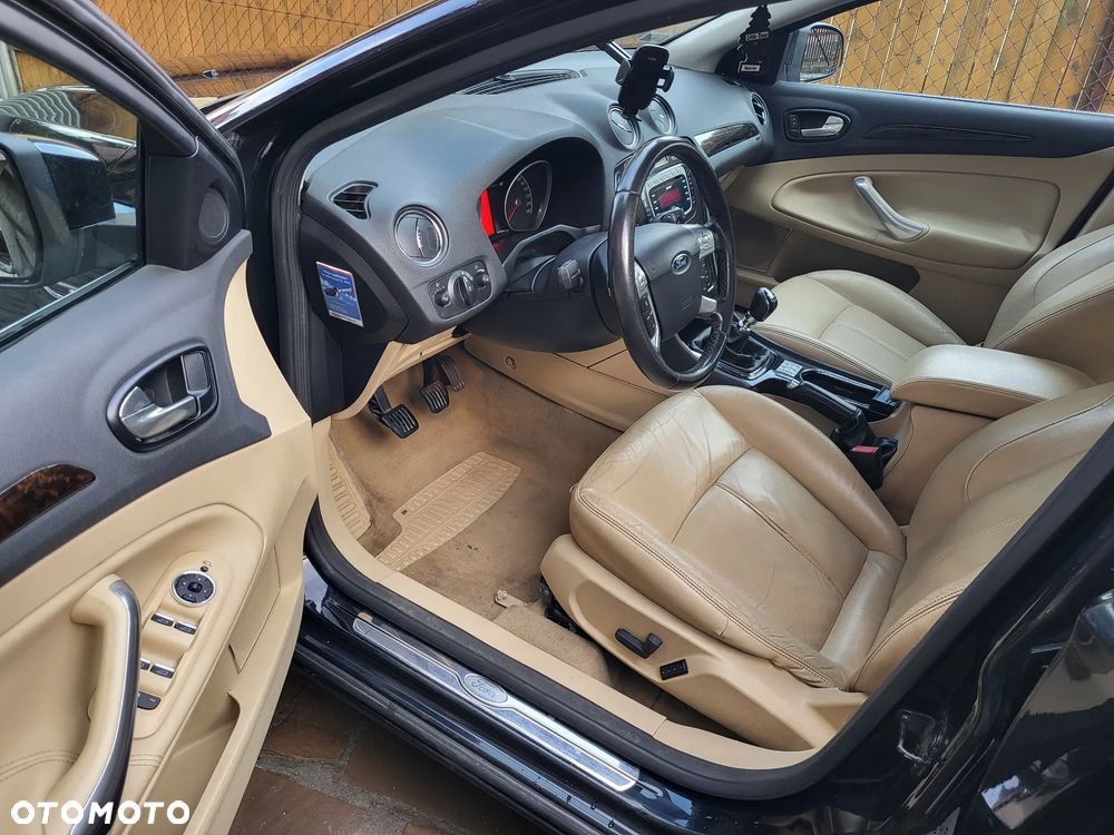 Ford Mondeo 2.0 TDCi Black Magic - 12