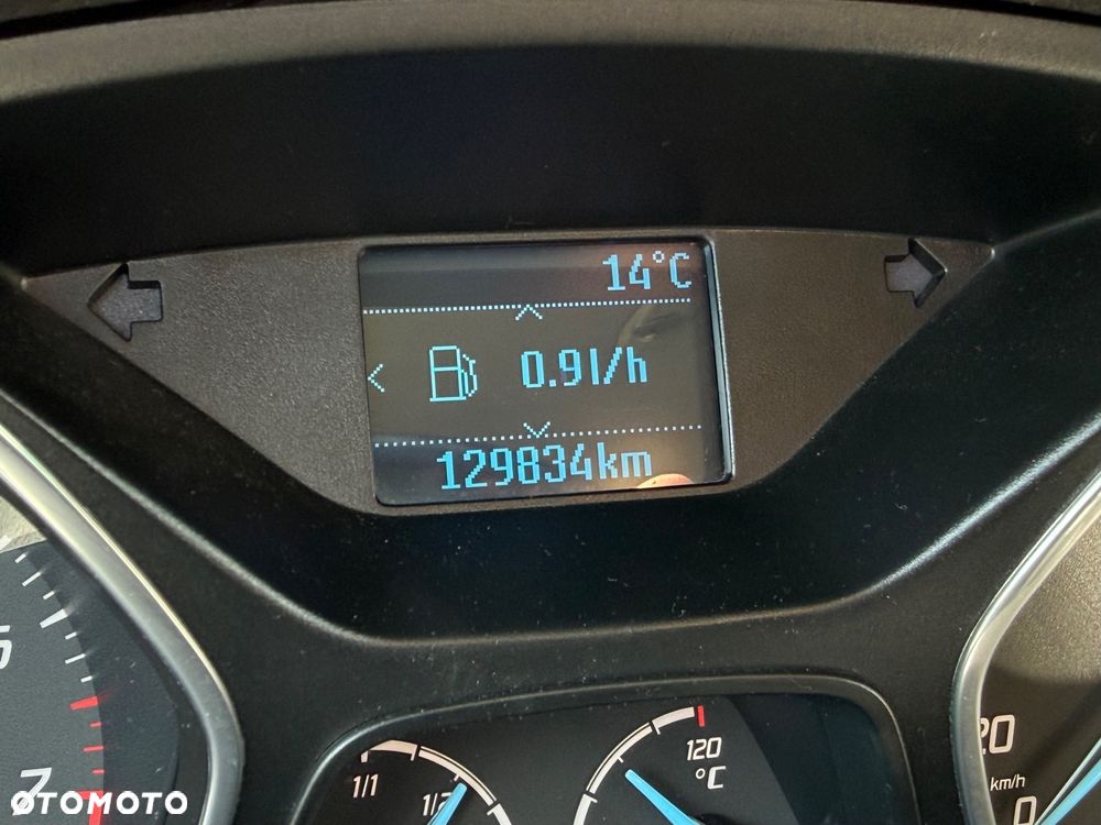 Ford Focus 1.6 EcoBoost Trend - 25