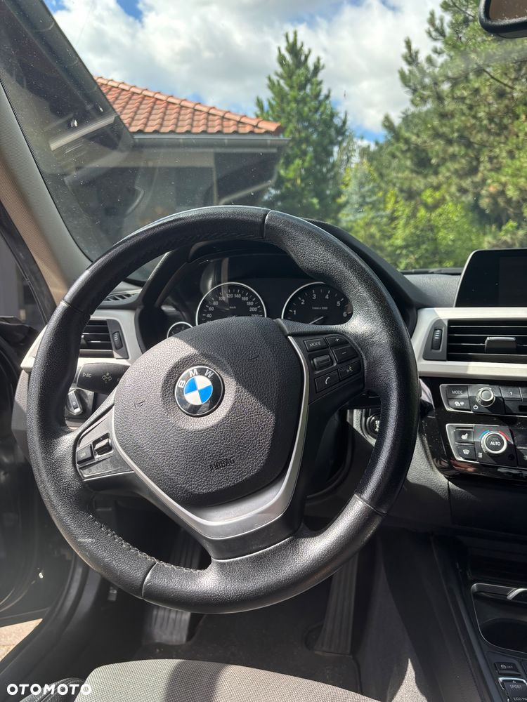 BMW Seria 3 318i - 10