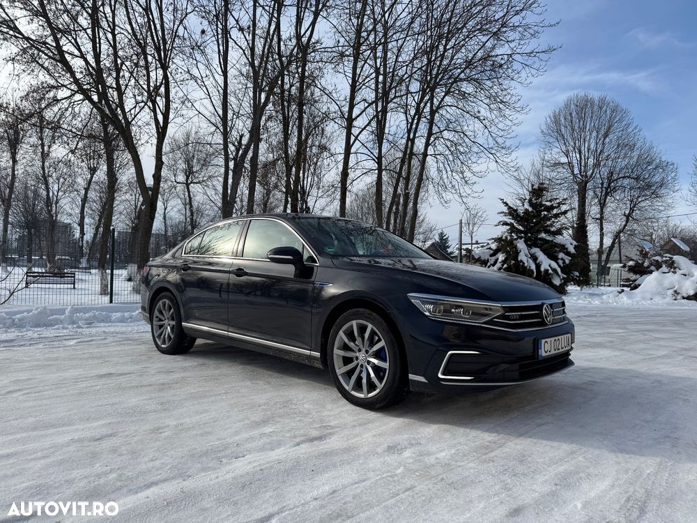 Volkswagen Passat - 2