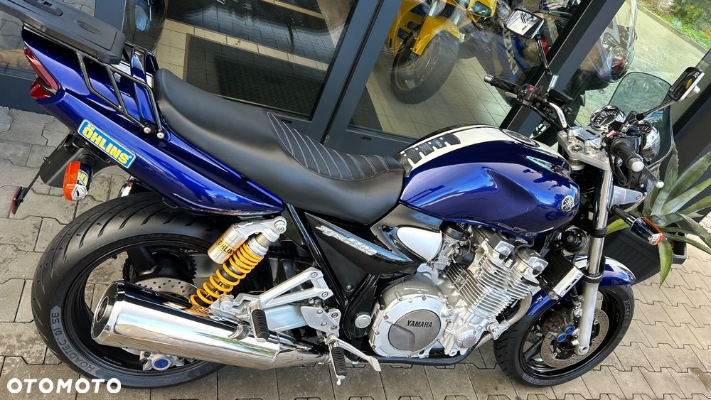 Yamaha XJR - 16
