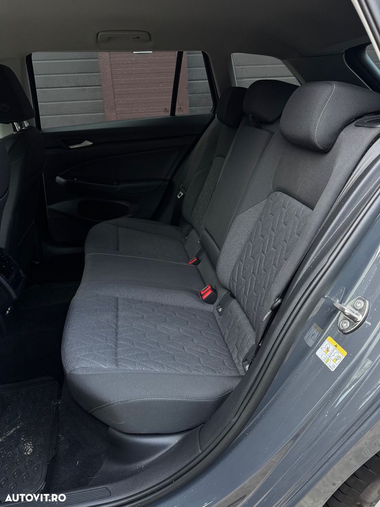 Volkswagen Golf 1.5 eTSI DSG MHEV Advanced - 17