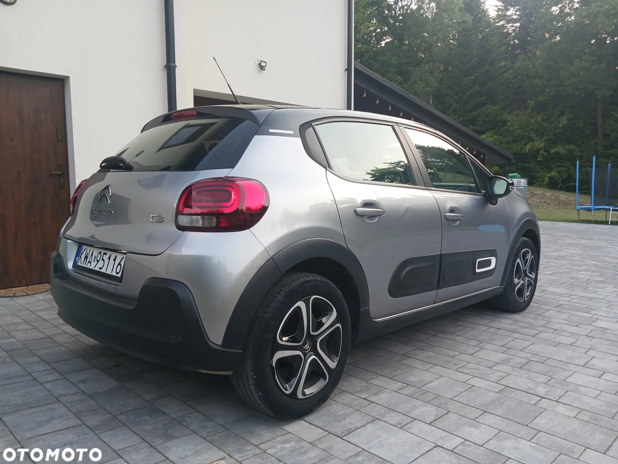 Citroën C3 1.2 PureTech Shine - 3