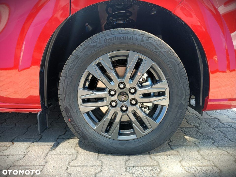 Ford Tourneo Custom - 12
