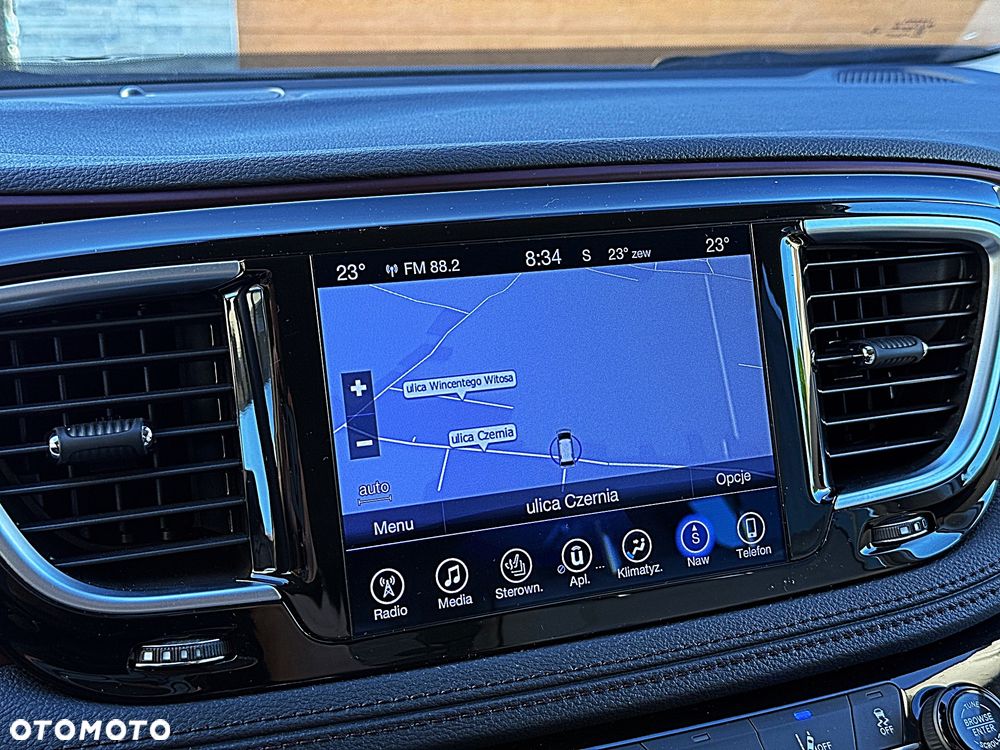 Chrysler Pacifica - 10