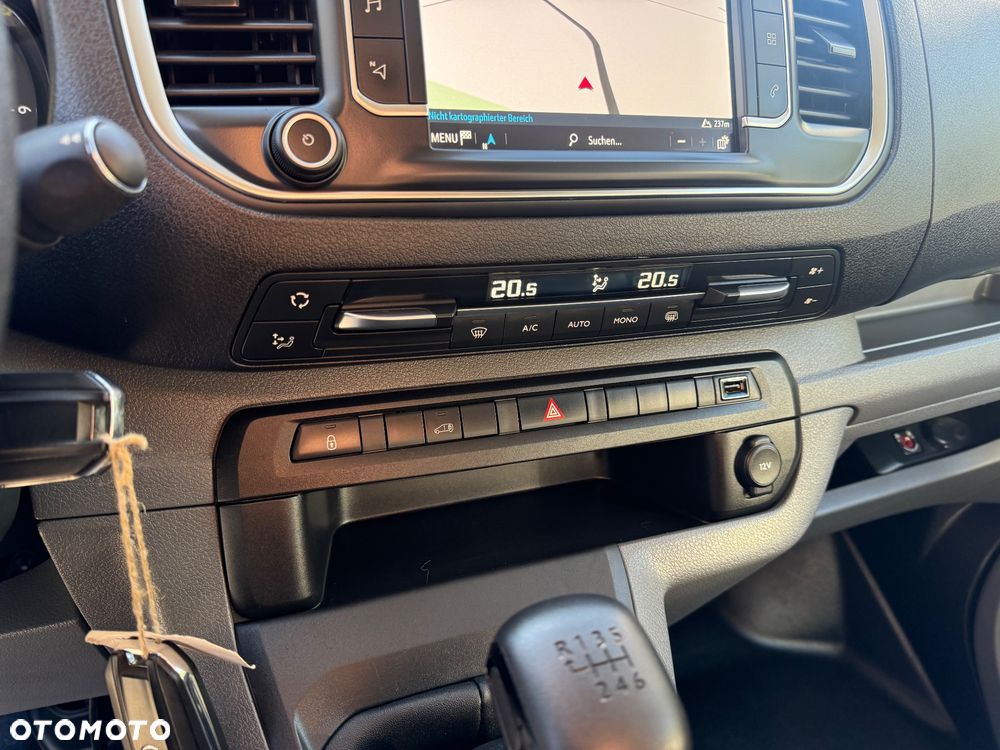 Opel Vivaro - 24