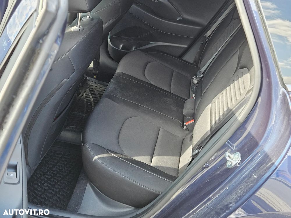 Hyundai i30 1.5 T-GDI 140CP M/T MHEV Highway - 17
