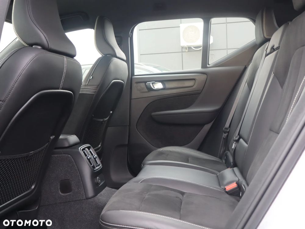 Volvo XC 40 T5 Plug-In Hybrid R-Design - 16