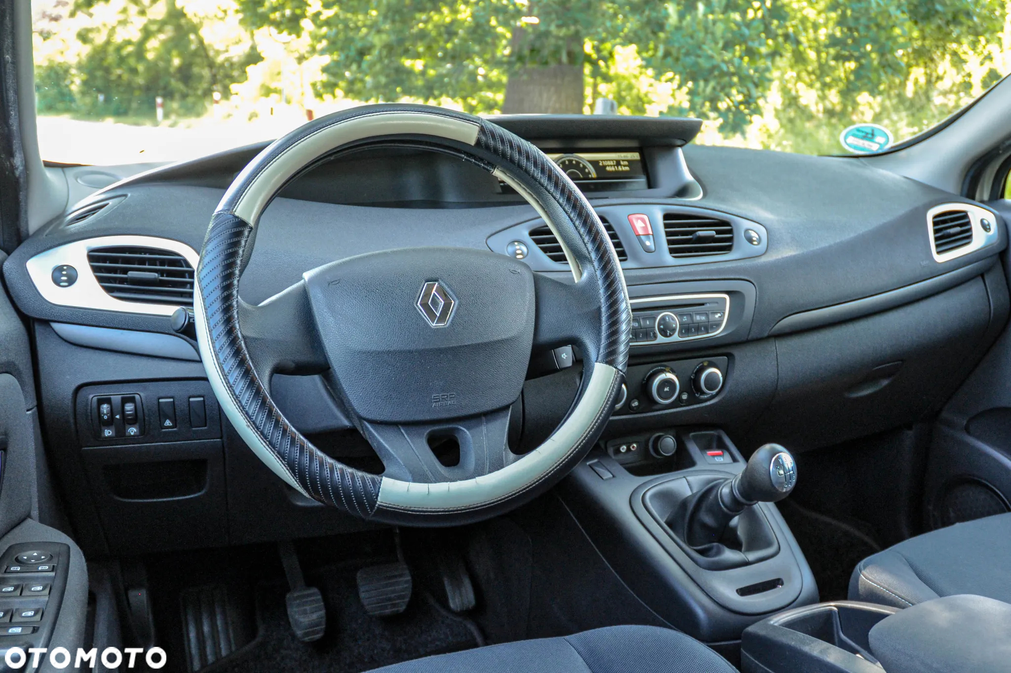 Renault Scenic - 9