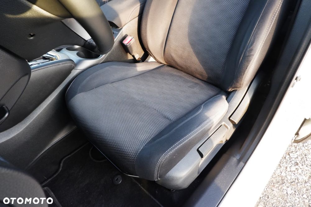 Nissan Qashqai 1.6 DCi Xtronic N-Connecta - 29