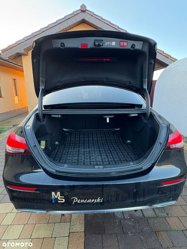 Mercedes-Benz Klasa E 220 d 4-Matic - 6