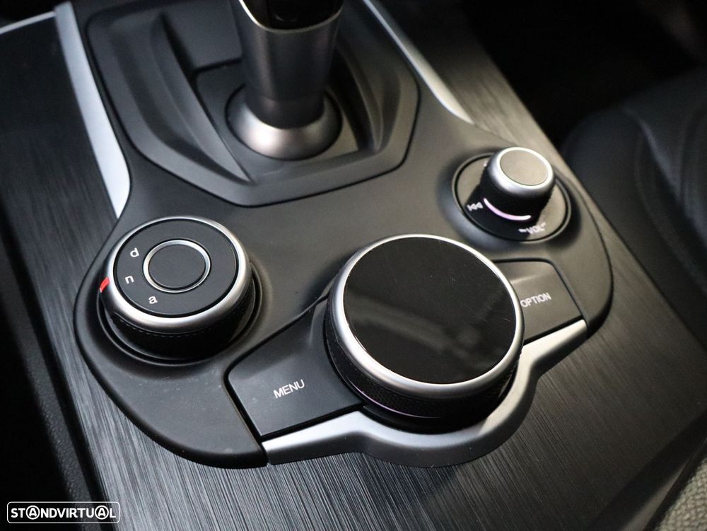 Alfa Romeo Stelvio 2.2 D Super AT8 - 19