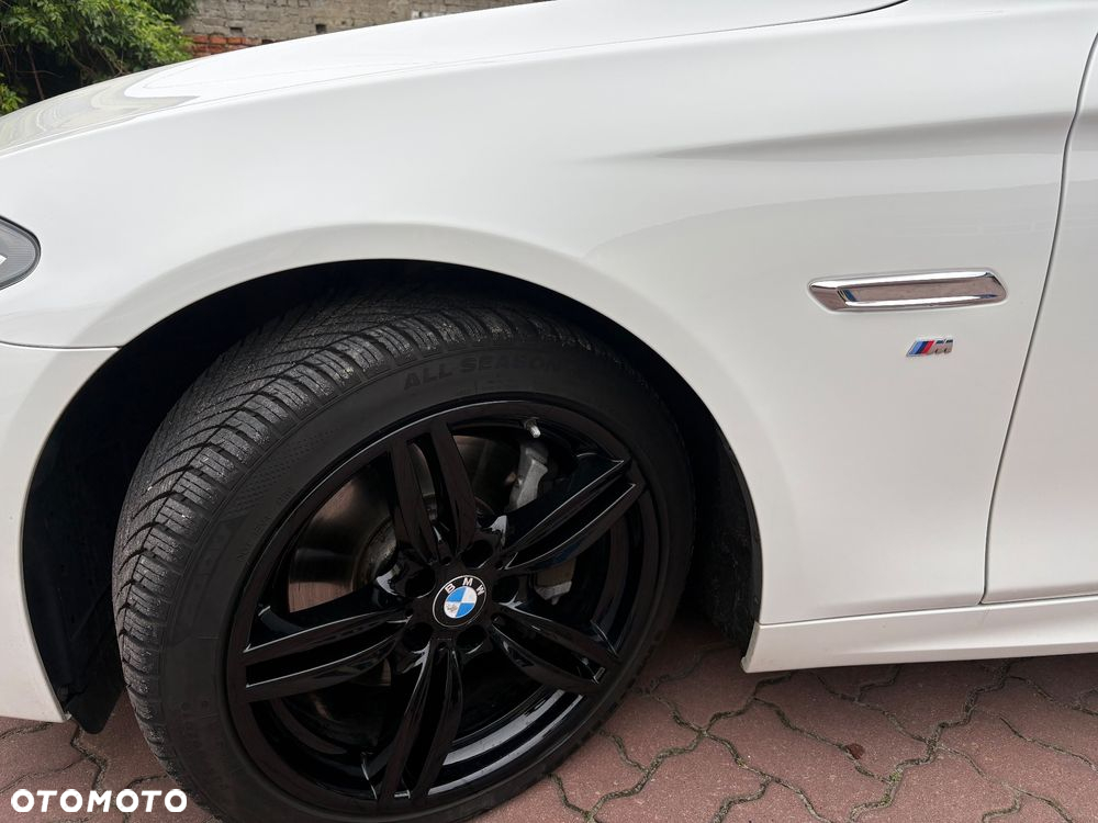 BMW Seria 5 525d xDrive - 16