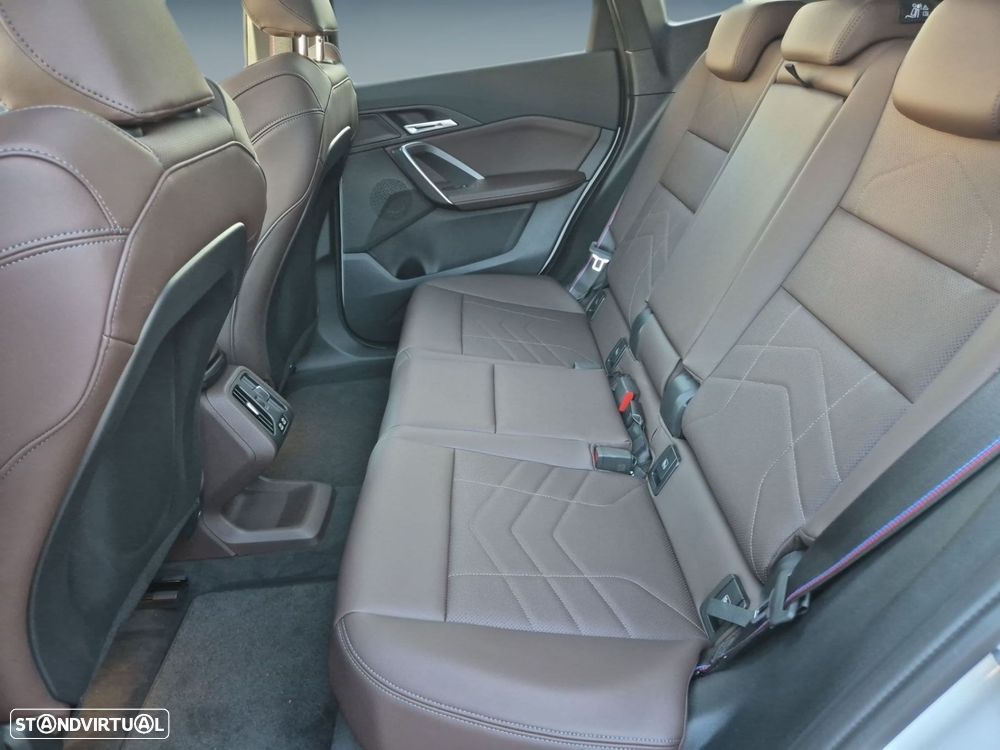 BMW iX1 eDrive20 Pack Desportivo M Pro - 11