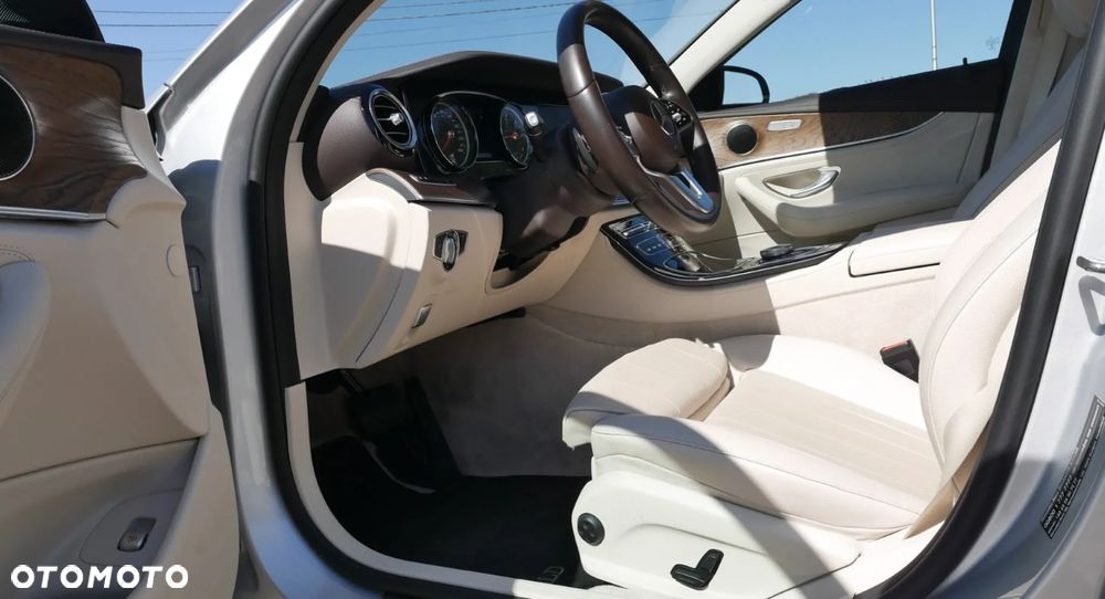 Mercedes-Benz Klasa E 300 de 9G-TRONIC Exclusive - 12