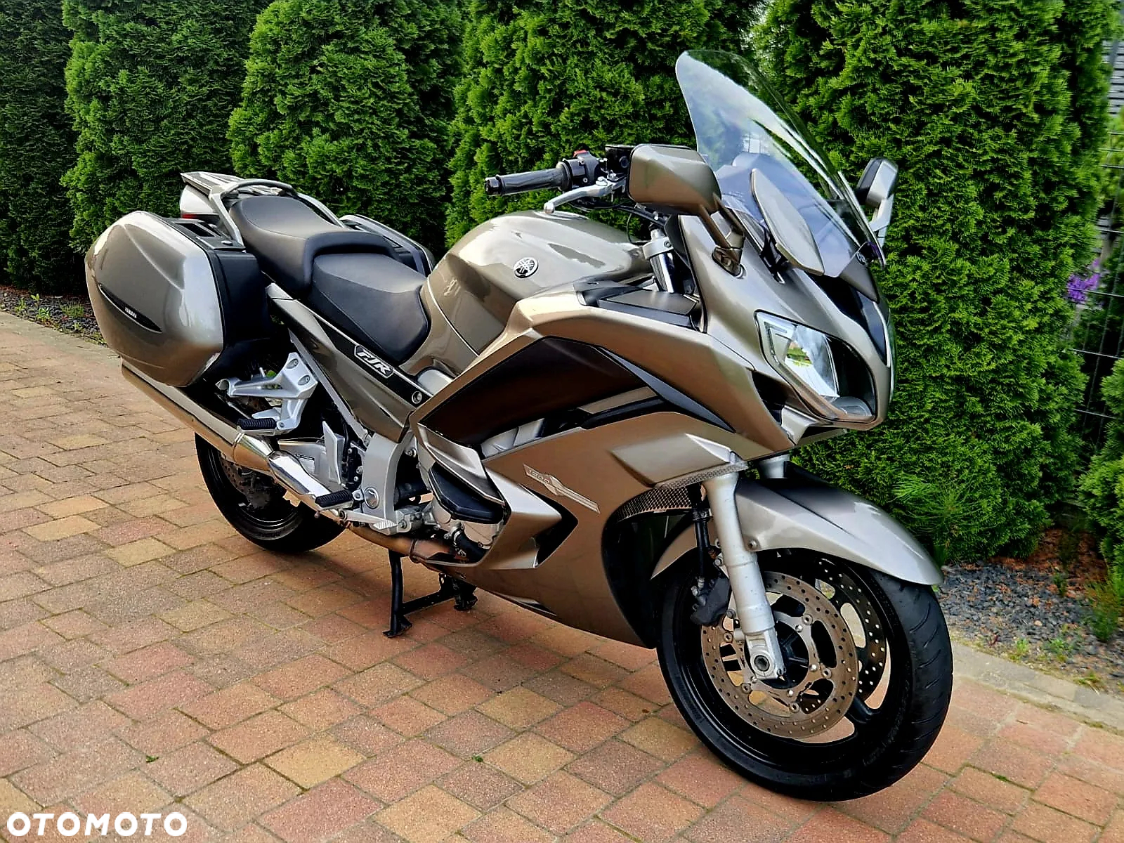Yamaha FJR - 9
