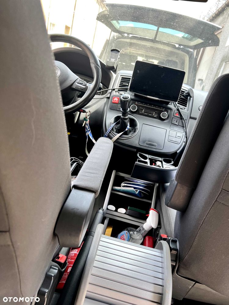 Volkswagen Multivan - 7