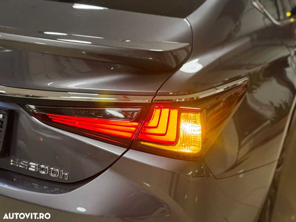 Lexus Seria ES 300h Business Edition - 30