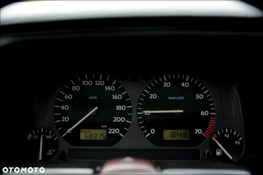 Volkswagen Vento - 29
