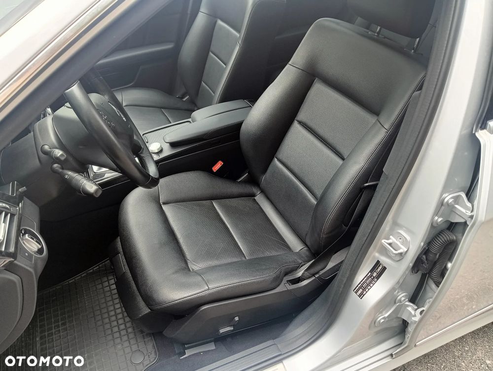 Mercedes-Benz Klasa E 200 BlueEFFICIENCY 7G-TRONIC Elegance - 8