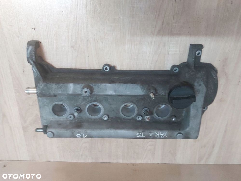 Toyota Yaris I 1,5 TS Verso pokrywa zawrów 1NZ - 2
